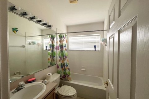 House in Kissimmee, Florida 4 bedrooms, 163.51 sq.m. № 1519999 - photo 24