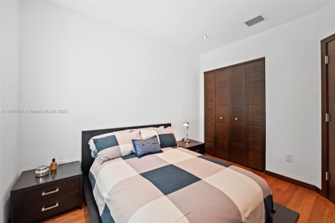 Adosado en venta en Coral Gables, Florida, 3 dormitorios, 130.06 m2 № 1948605 - foto 17