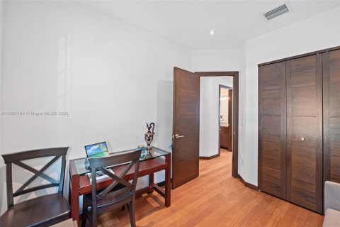 Adosado en venta en Coral Gables, Florida, 3 dormitorios, 130.06 m2 № 1948605 - foto 19