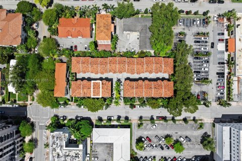 Adosado en venta en Coral Gables, Florida, 3 dormitorios, 130.06 m2 № 1948605 - foto 30