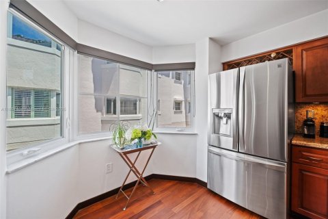 Adosado en venta en Coral Gables, Florida, 3 dormitorios, 130.06 m2 № 1948605 - foto 9