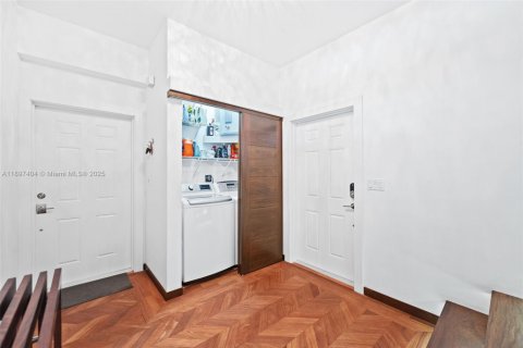 Adosado en venta en Coral Gables, Florida, 3 dormitorios, 130.06 m2 № 1948605 - foto 21