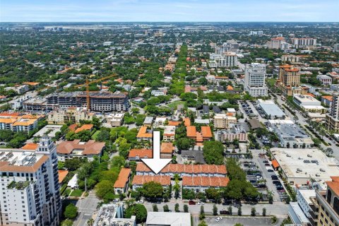 Adosado en venta en Coral Gables, Florida, 3 dormitorios, 130.06 m2 № 1948605 - foto 28