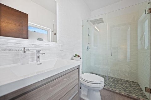 Adosado en venta en Coral Gables, Florida, 3 dormitorios, 130.06 m2 № 1948605 - foto 15