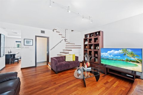 Adosado en venta en Coral Gables, Florida, 3 dormitorios, 130.06 m2 № 1948605 - foto 4