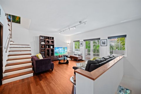 Adosado en venta en Coral Gables, Florida, 3 dormitorios, 130.06 m2 № 1948605 - foto 3