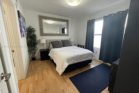 Condo in Miami Beach, Florida, 1 bedroom  № 1925062 - photo 7