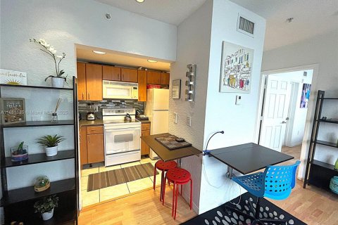 Condo in Miami Beach, Florida, 1 bedroom  № 1925062 - photo 5