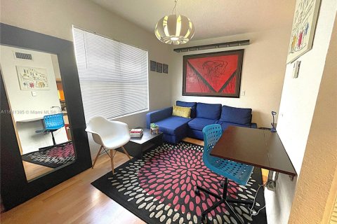 Condo in Miami Beach, Florida, 1 bedroom  № 1925062 - photo 3