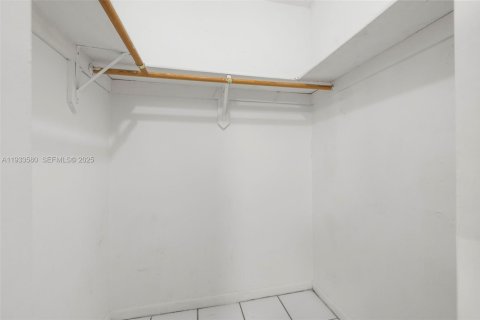 Снять в аренду виллу или дом в Хайалиа, Флорида 3 спальни, № 1991322 - фото 23