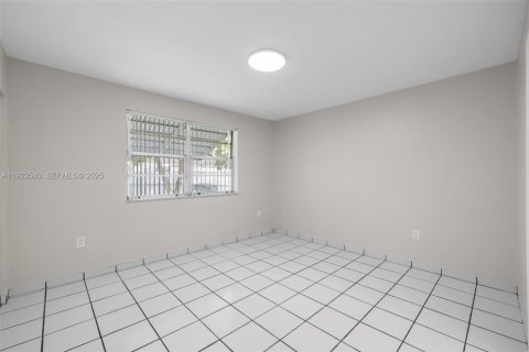 Снять в аренду виллу или дом в Хайалиа, Флорида 3 спальни, № 1991322 - фото 14