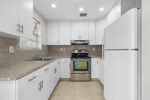 Снять в аренду виллу или дом в Хайалиа, Флорида 3 спальни, № 1991322 - фото 2