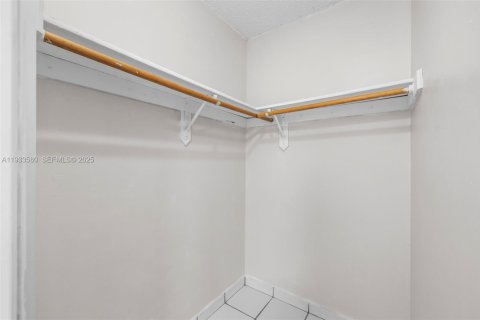 Снять в аренду виллу или дом в Хайалиа, Флорида 3 спальни, № 1991322 - фото 24