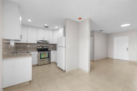 Снять в аренду виллу или дом в Хайалиа, Флорида 3 спальни, № 1991322 - фото 6