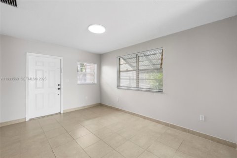 Снять в аренду виллу или дом в Хайалиа, Флорида 3 спальни, № 1991322 - фото 10