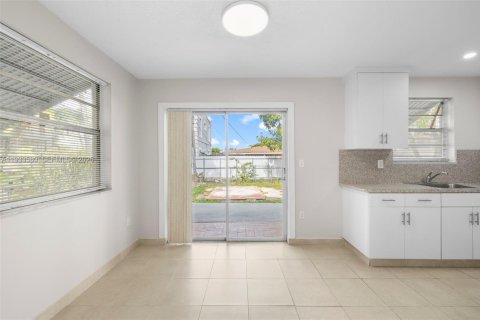 Снять в аренду виллу или дом в Хайалиа, Флорида 3 спальни, № 1991322 - фото 7