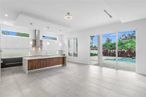Villa ou maison à vendre à Doral, Floride: 5 chambres, 336.03 m2 № 1844171 - photo 9