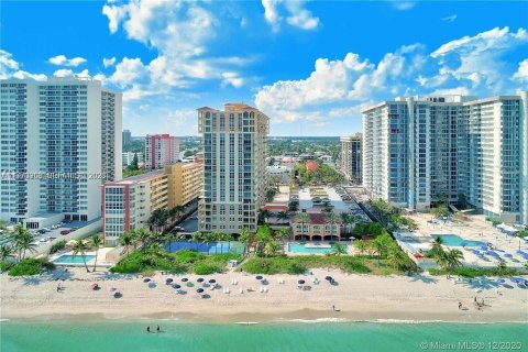 Copropriété à louer à Hallandale Beach, Floride: 2 chambres, 110.55 m2 № 2193776 - photo 21