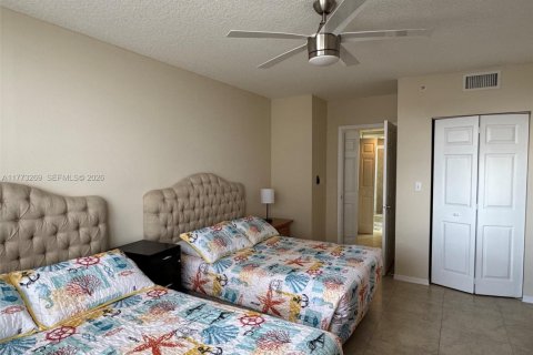 Copropriété à louer à Hallandale Beach, Floride: 2 chambres, 110.55 m2 № 2193776 - photo 13