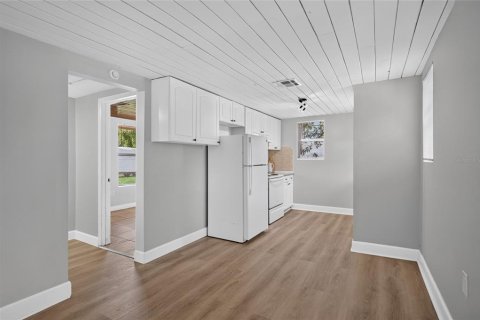 Villa ou maison à vendre à Sarasota, Floride: 3 chambres, 80.27 m2 № 2207992 - photo 8