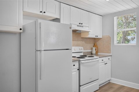 Villa ou maison à vendre à Sarasota, Floride: 3 chambres, 80.27 m2 № 2207992 - photo 6