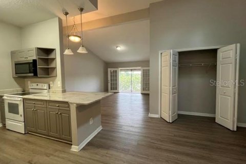 Condo in Altamonte Springs, Florida, 2 bedrooms  № 2230781 - photo 5