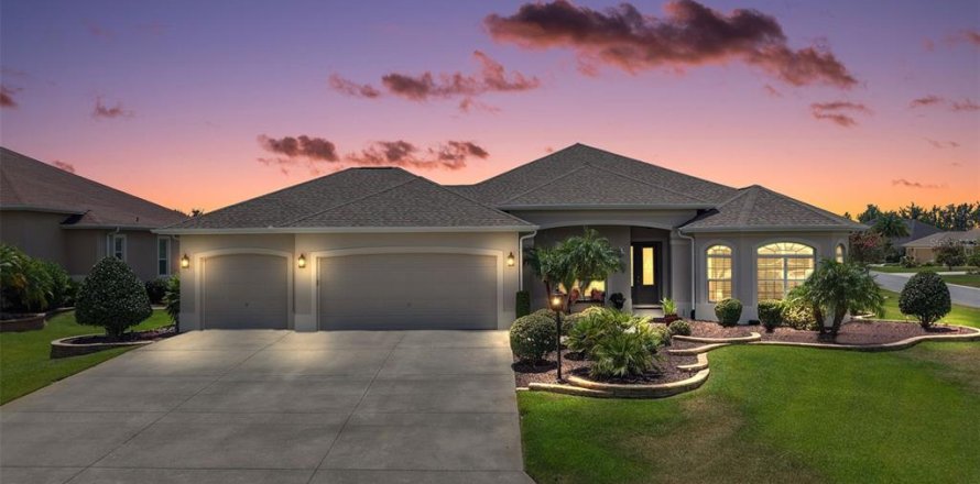 Villa ou maison à The Villages, Floride 3 chambres, 241.73 m2 № 1879064