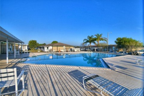 Condominio en venta en Winter Haven, Florida, 3 dormitorios, 99.68 m2 № 1880690 - foto 17