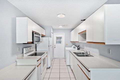 Condominio en venta en Winter Haven, Florida, 3 dormitorios, 99.68 m2 № 1880690 - foto 5