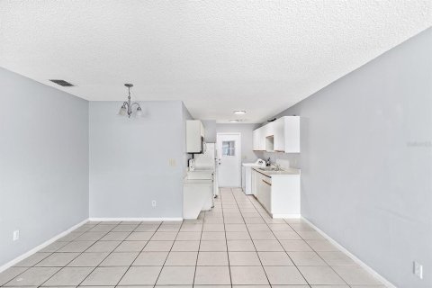 Condominio en venta en Winter Haven, Florida, 3 dormitorios, 99.68 m2 № 1880690 - foto 4