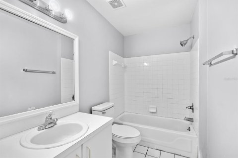 Condominio en venta en Winter Haven, Florida, 3 dormitorios, 99.68 m2 № 1880690 - foto 9