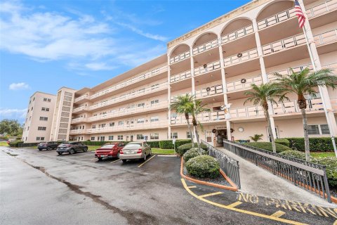 Condo in Saint Petersburg, Florida, 2 bedrooms  № 2096634 - photo 3