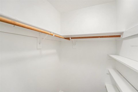 Condo in Saint Petersburg, Florida, 2 bedrooms  № 2096634 - photo 25