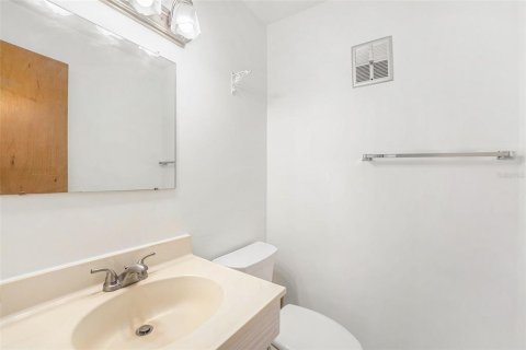 Condo in Saint Petersburg, Florida, 2 bedrooms  № 2096634 - photo 30