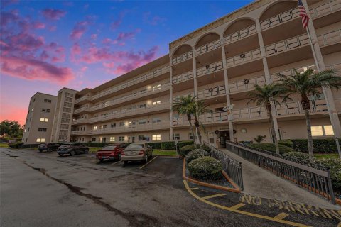 Condo in Saint Petersburg, Florida, 2 bedrooms № 2096634