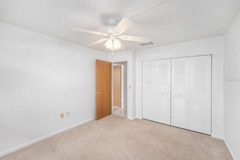 Condo in Saint Petersburg, Florida, 2 bedrooms  № 2096634 - photo 28