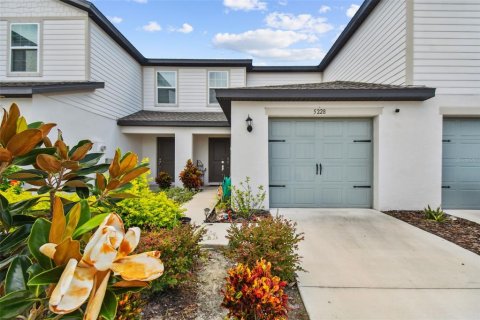 Townhouse in Tampa, Florida 2 bedrooms, 150.59 sq.m. № 1341569 - photo 2