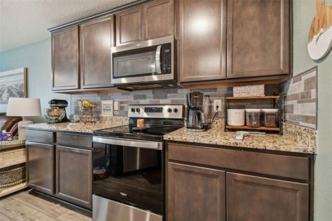Townhouse in Tampa, Florida 2 bedrooms, 150.59 sq.m. № 1341569 - photo 7