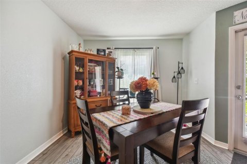 Townhouse in Tampa, Florida 2 bedrooms, 150.59 sq.m. № 1341569 - photo 14