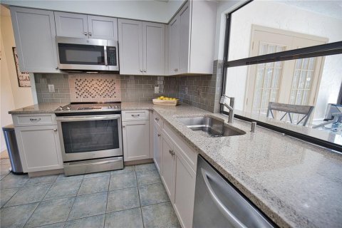 Villa ou maison à vendre à Nokomis, Floride: 2 chambres, 130.71 m2 № 2410628 - photo 11