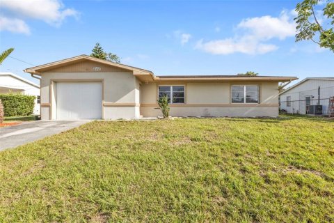 House in North Port, Florida 4 bedrooms, 140.93 sq.m. № 1626380 - photo 2