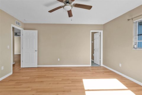 House in North Port, Florida 4 bedrooms, 140.93 sq.m. № 1626380 - photo 16