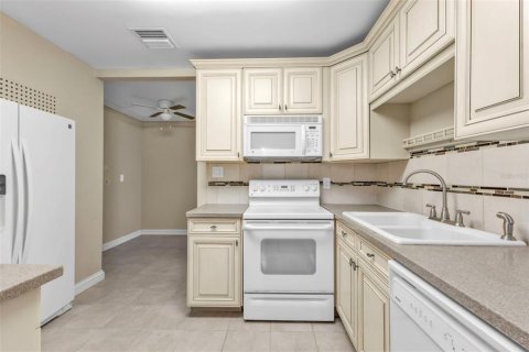 House in North Port, Florida 4 bedrooms, 140.93 sq.m. № 1626380 - photo 22