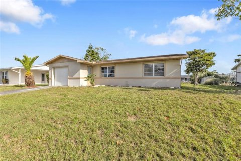 House in North Port, Florida 4 bedrooms, 140.93 sq.m. № 1626380 - photo 4