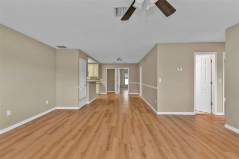House in North Port, Florida 4 bedrooms, 140.93 sq.m. № 1626380 - photo 9