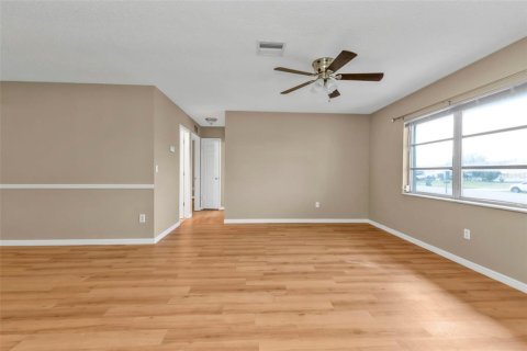 House in North Port, Florida 4 bedrooms, 140.93 sq.m. № 1626380 - photo 8