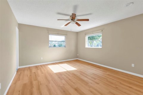 House in North Port, Florida 4 bedrooms, 140.93 sq.m. № 1626380 - photo 15