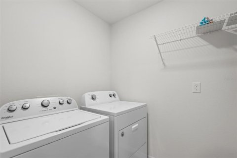 House in Parrish, Florida 4 bedrooms, 169.83 sq.m. № 2092279 - photo 15