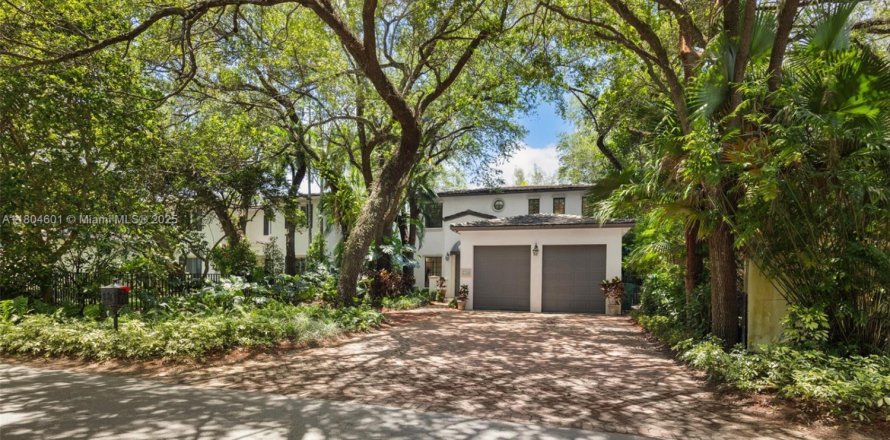 House in Coral Gables, Florida 5 bedrooms, 344.02 sq.m. № 1739118