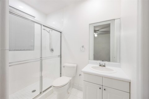 House in Coral Gables, Florida 5 bedrooms, 344.02 sq.m. № 1739118 - photo 25